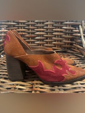 Free People ALAMO Western
Ankle Boot/Bootie, Festival Faire
Boho Size 38/7.5